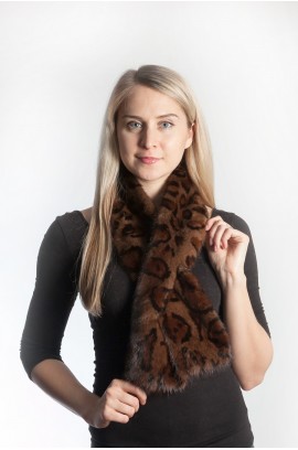 Spotted mink fur scarf